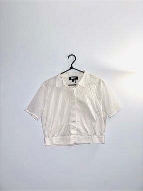 Dkny White Short-Sleeve Cropped Button Front Top